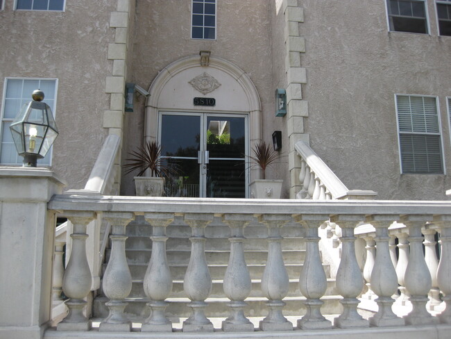 Olympic Manor in Los Angeles, CA - Building Photo - Building Photo