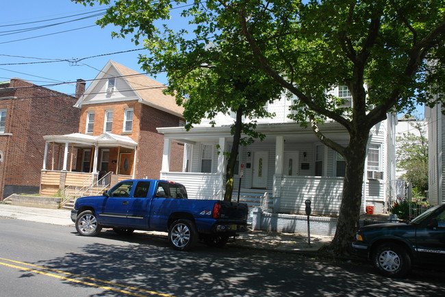 182-184 Market St in Perth Amboy, NJ - Building Photo - Building Photo