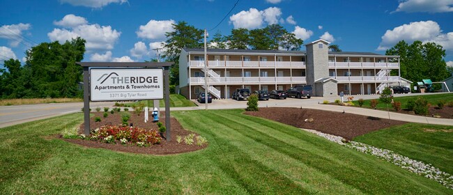 The Ridge Apartments & Townhomes