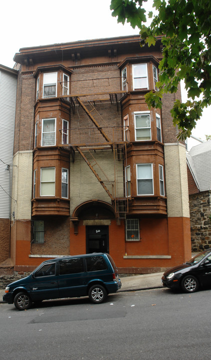 50 Saratoga Ave in Yonkers, NY - Foto de edificio