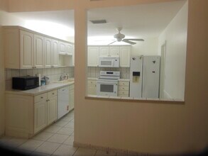 5475 Glenda St in West Palm Beach, FL - Building Photo - Building Photo