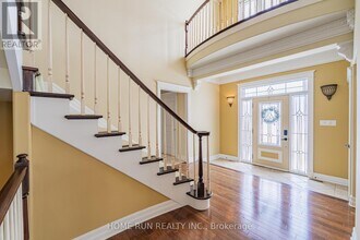 546 Kochar Dr in Ottawa, ON - Building Photo - Building Photo