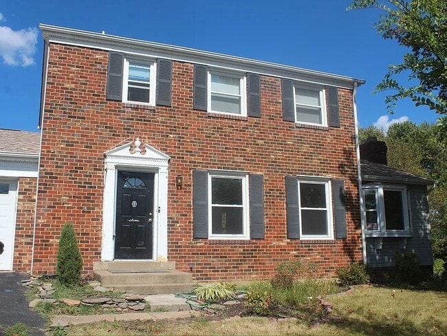 750 Hickory Ct