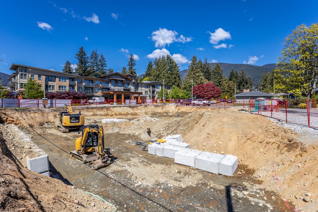 3175 Canfield Cres in North Vancouver, BC - Building Photo