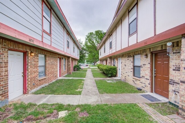 3061 Olympia Dr in Denton, TX - Building Photo - Building Photo