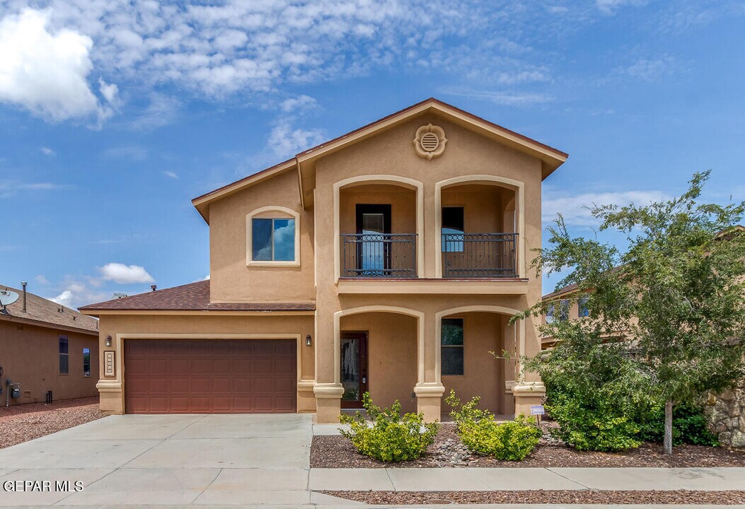 14313 S Cave Ave in El Paso, TX - Building Photo