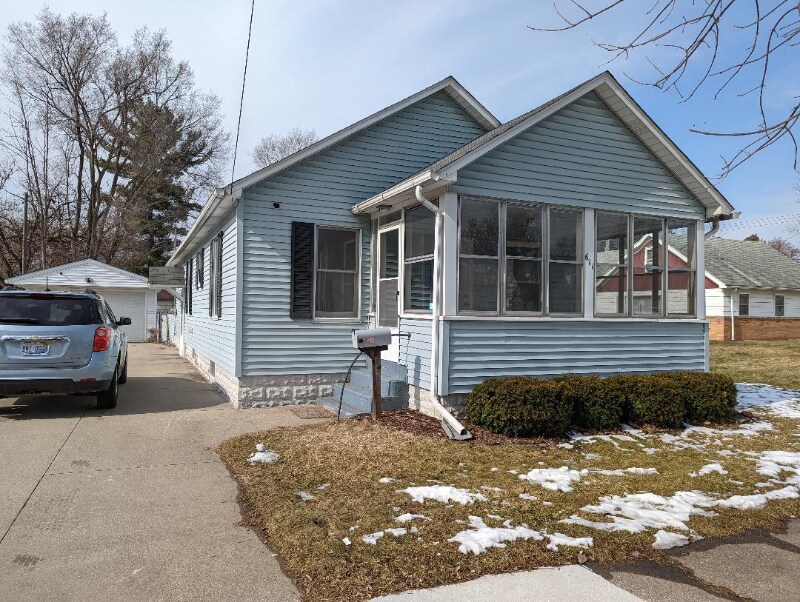 611 Superior St in Saginaw, MI - Building Photo