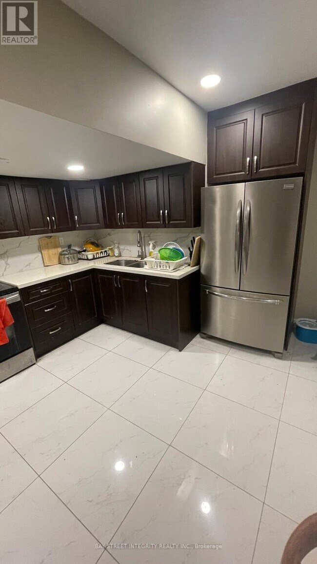 358 Hillcrest Ave in Toronto, ON - Building Photo - Building Photo