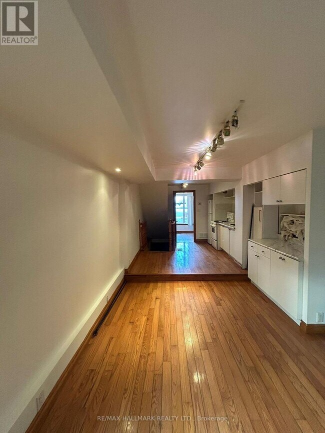 2005 Hwy 7 in Vaughan, ON - Building Photo - Building Photo