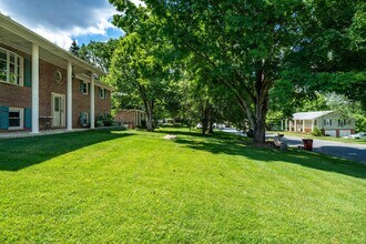 1003 Somerset Dr in Johnson City, TN - Building Photo - Building Photo