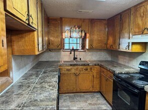201 2nd St in Brazoria, TX - Building Photo - Building Photo