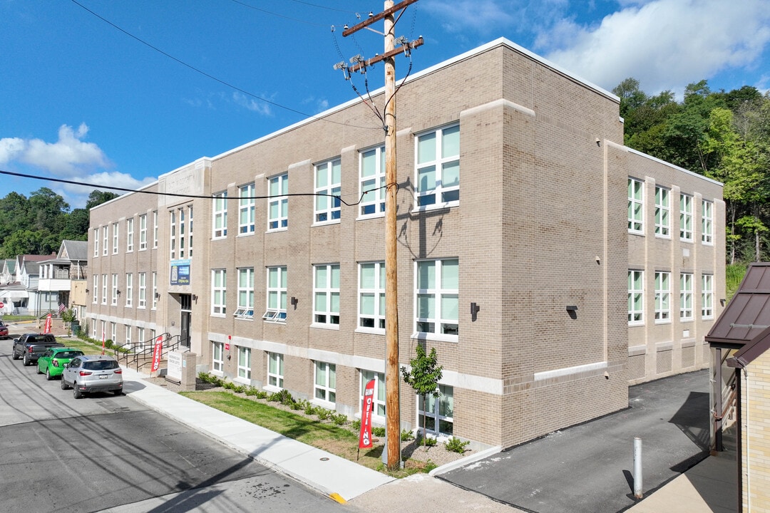 Morning Sun Senior Lofts in East Vandergrift, PA - Foto de edificio