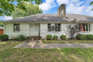 2105 S Barcliff Ave in Springfield, MO - Building Photo