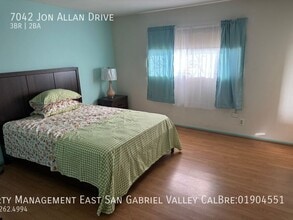 7042 Jon Allan Dr in Los Angeles, CA - Building Photo - Building Photo