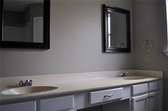 8904 Curlew Dr in Austin, TX - Building Photo - Building Photo