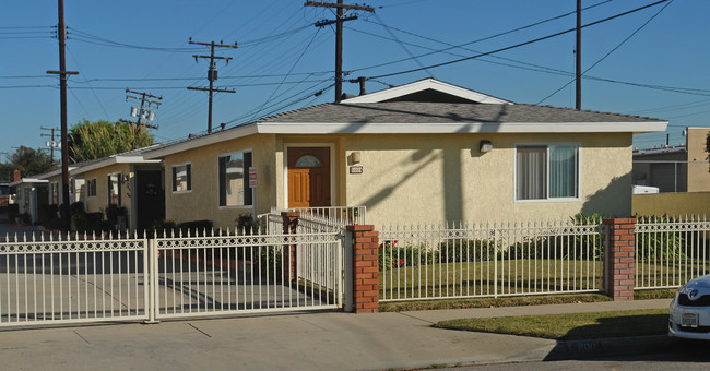 Covina Apartments in Covina, CA - Building Photo - Building Photo