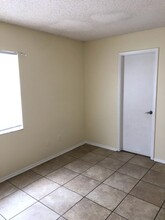 805 Glastonbury Dr in Kissimmee, FL - Building Photo - Building Photo