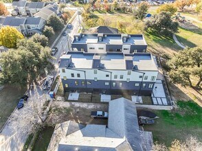 1105 Poindexter St in Fort Worth, TX - Building Photo - Building Photo