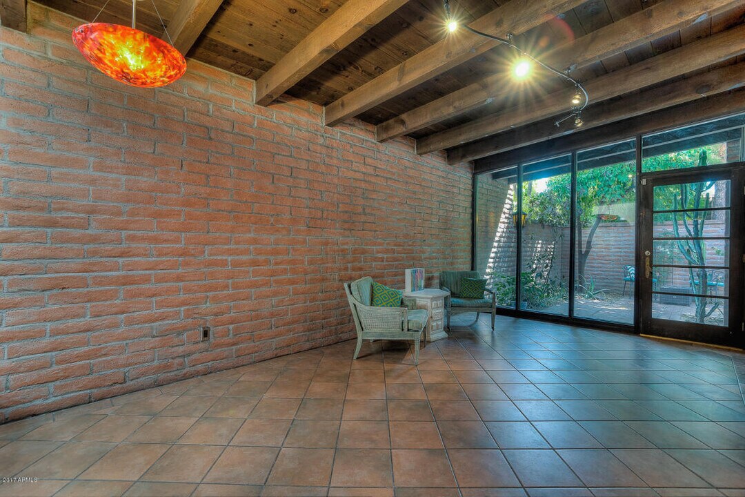 3032 N 32nd St, Unit 63 in Phoenix, AZ - Foto de edificio