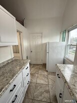 87-89-89 Astoria Ave in Bridgeport, CT - Building Photo