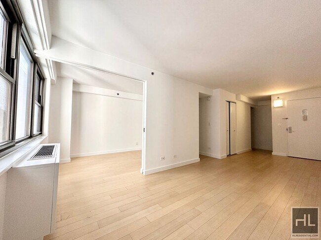 East 39th Street in New York, NY - Building Photo - Building Photo