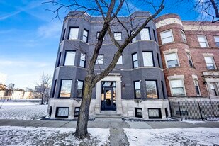 4911 S Calumet Ave in Chicago, IL - Building Photo