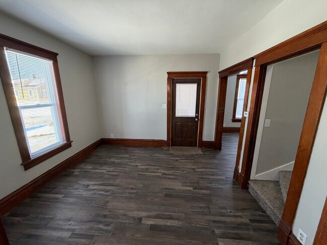 405 Rock St in Janesville, WI - Foto de edificio - Building Photo