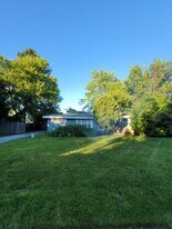 1227 Wood St in Deerfield, IL - Building Photo