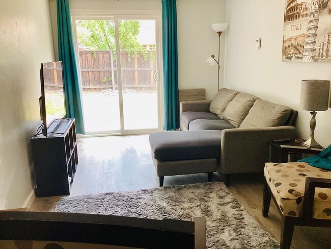 property at 940 Evelyn Ln