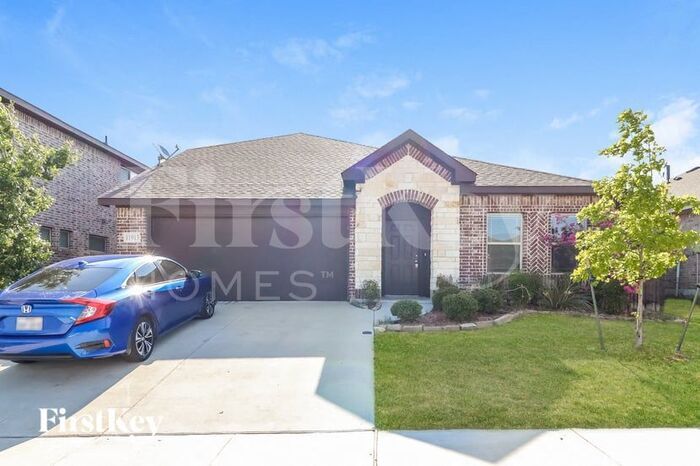 11913 Rustling Oaks Dr in Crowley, TX - Building Photo