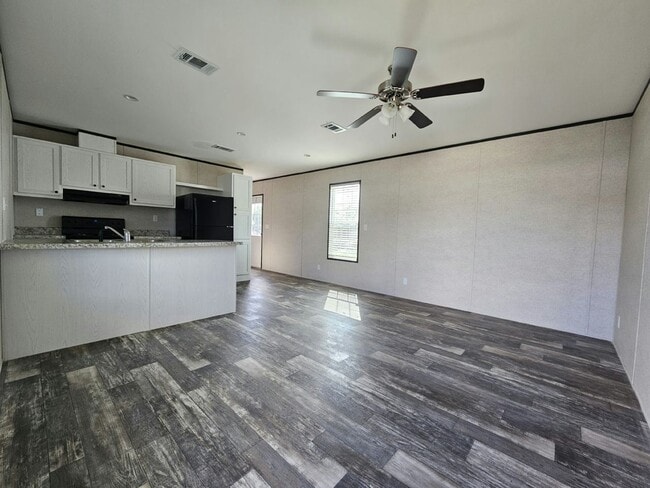 1030 Myakka Dr in North Fort Myers, FL - Building Photo - Building Photo