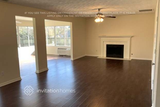 129 Meadowview Ln in Powder Springs, GA - Foto de edificio - Building Photo