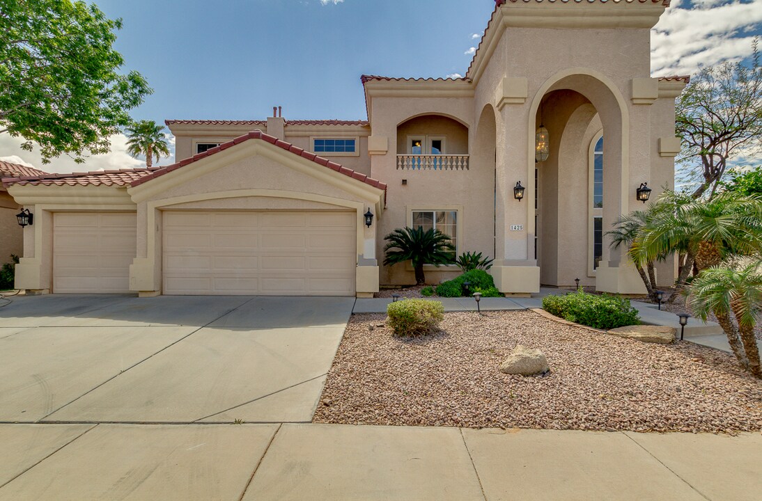 1425 W Commerce Ave in Gilbert, AZ - Building Photo