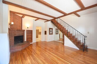 2062 Argyle Ave in Los Angeles, CA - Building Photo - Building Photo