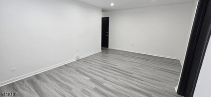 206 Main St in Millburn, NJ - Building Photo - Building Photo