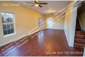 526 Cooper St in San Antonio, TX - Building Photo - Building Photo
