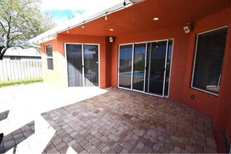 359 SW Kestor Dr in Port St. Lucie, FL - Building Photo - Building Photo