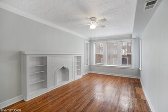 1008 W 76th St in Chicago, IL - Building Photo - Building Photo