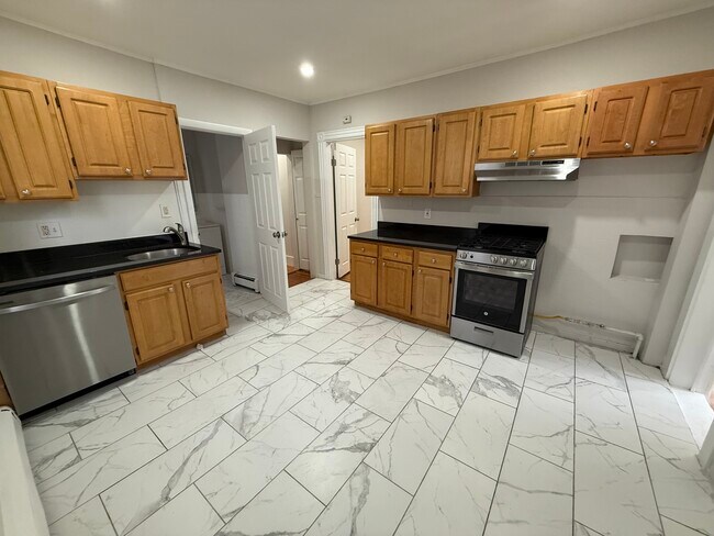 22 Howell St in Boston, MA - Building Photo - Building Photo