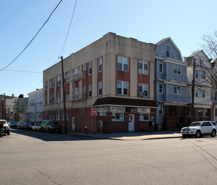 488 Kennedy Blvd in Bayonne, NJ - Building Photo