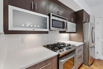 635 6th St in Hoboken, NJ - Building Photo - Building Photo