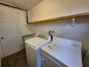 6164 Somenos Rd in Duncan, BC - Building Photo - Building Photo