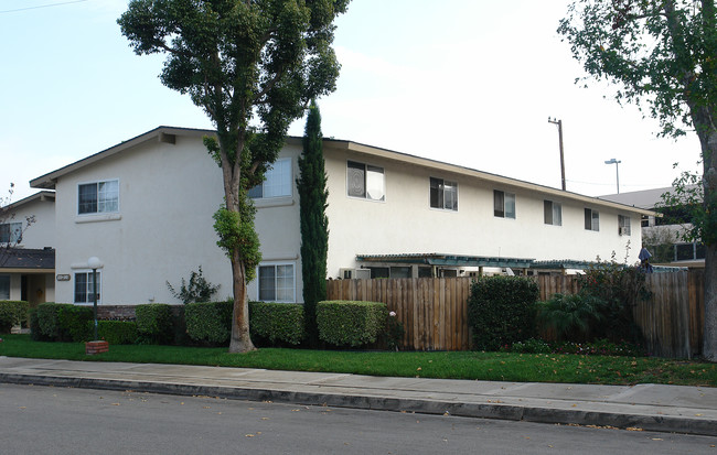 233-243 S McCoy Rd in Orange, CA - Building Photo - Building Photo