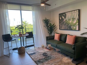 404 NW 10th Ave, Unit 1112 in Miami, FL - Building Photo - Building Photo