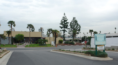 Sierra Pines in Riverside, CA - Foto de edificio - Building Photo