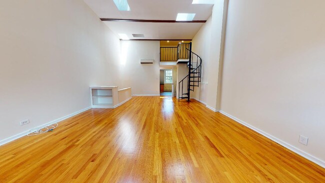 382 Burns St in Queens, NY - Building Photo - Building Photo