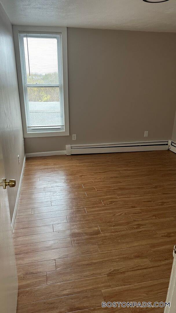 6 Henry Terrace in Worcester, MA - Foto de edificio - Building Photo