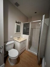 79 E 25th St, Unit 1L in Bayonne, NJ - Foto de edificio - Building Photo