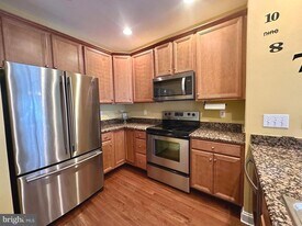 26 Glacier Dr in Berlin, NJ - Building Photo