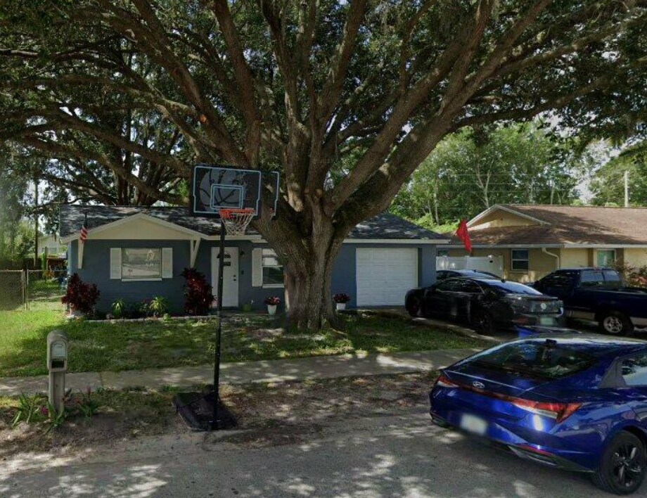 8104 Badger Ln in New Port Richey, FL - Building Photo